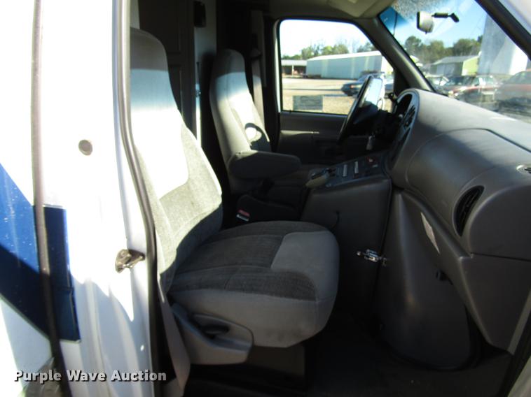 image for item DD3726 1997 Ford Econoline E450 ambulance