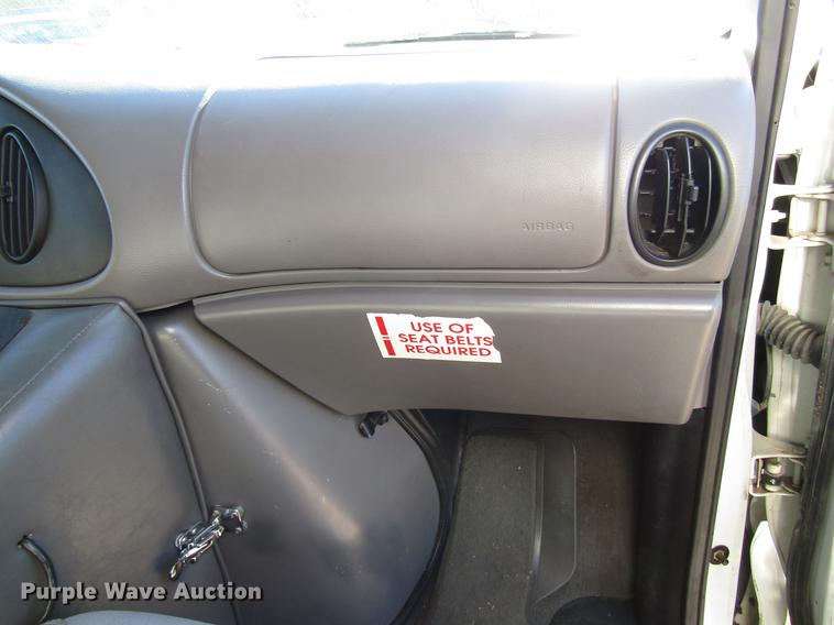 image for item DD3726 1997 Ford Econoline E450 ambulance