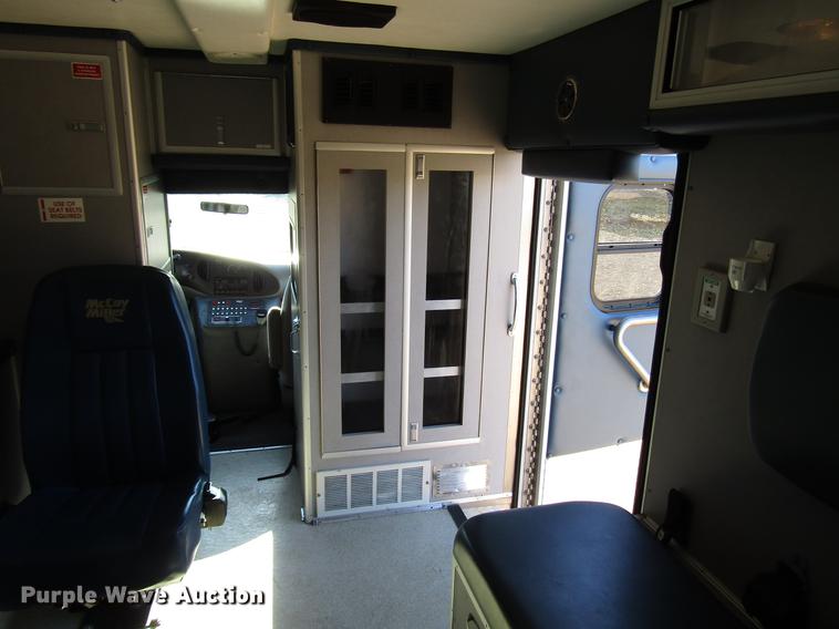 image for item DD3726 1997 Ford Econoline E450 ambulance