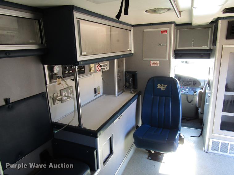 image for item DD3726 1997 Ford Econoline E450 ambulance
