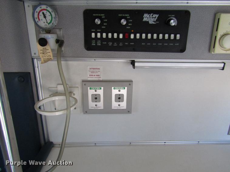 image for item DD3726 1997 Ford Econoline E450 ambulance