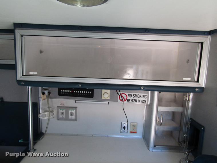 image for item DD3726 1997 Ford Econoline E450 ambulance