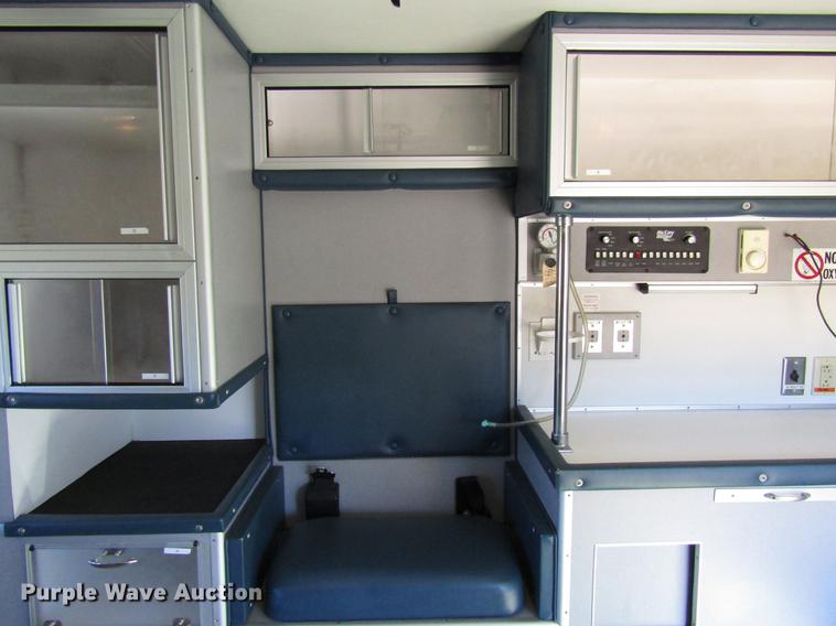 image for item DD3726 1997 Ford Econoline E450 ambulance