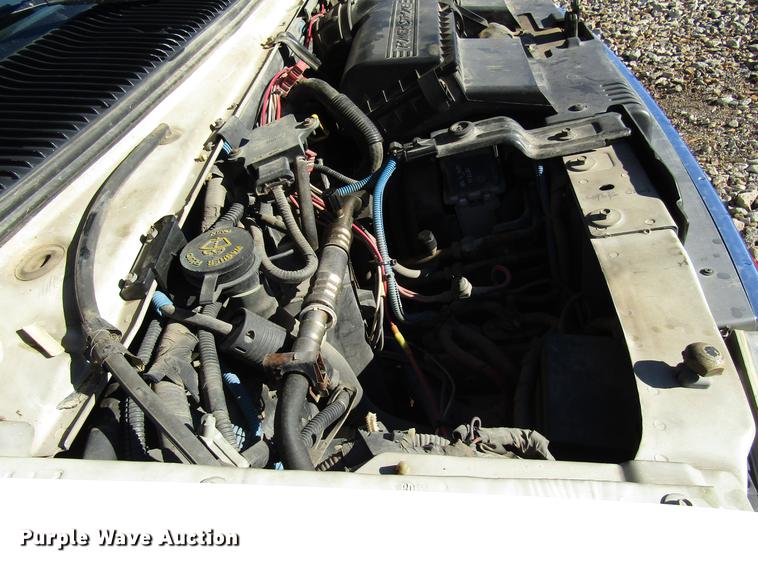 image for item DD3726 1997 Ford Econoline E450 ambulance