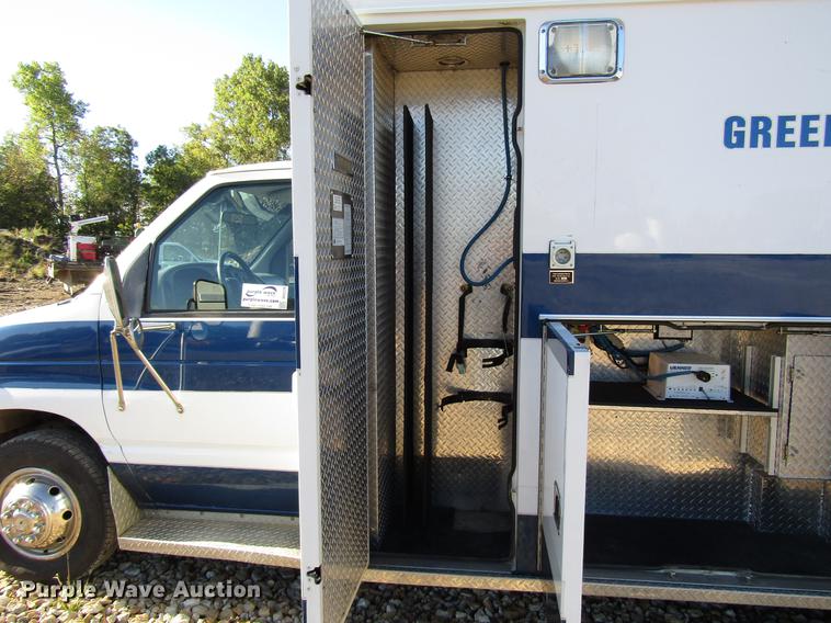 image for item DD3726 1997 Ford Econoline E450 ambulance