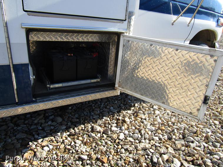 image for item DD3726 1997 Ford Econoline E450 ambulance