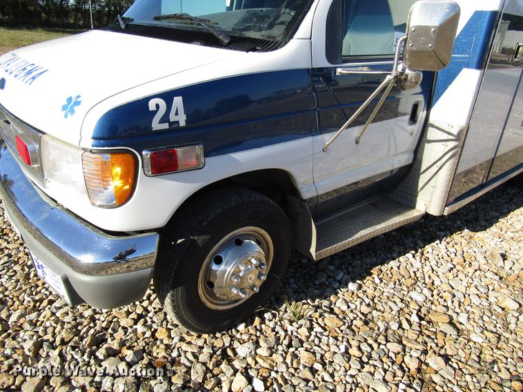image for item DD3726 1997 Ford Econoline E450 ambulance