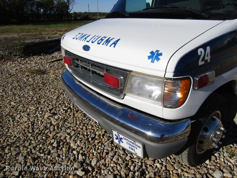 image for item DD3726 1997 Ford Econoline E450 ambulance