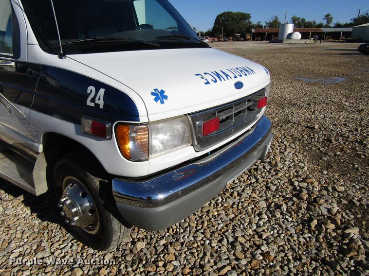image for item DD3726 1997 Ford Econoline E450 ambulance