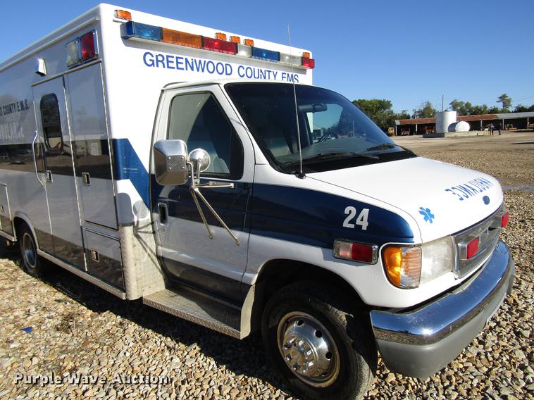 image for item DD3726 1997 Ford Econoline E450 ambulance