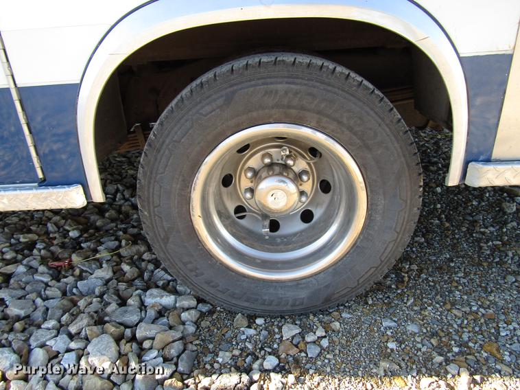 image for item DD3726 1997 Ford Econoline E450 ambulance