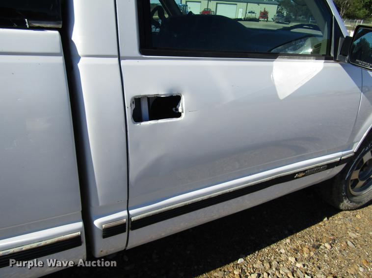 image for item DD3727 1996 Chevrolet 1500 pickup truck