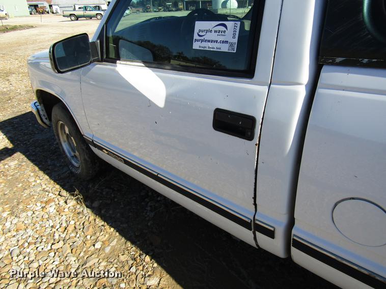 image for item DD3727 1996 Chevrolet 1500 pickup truck