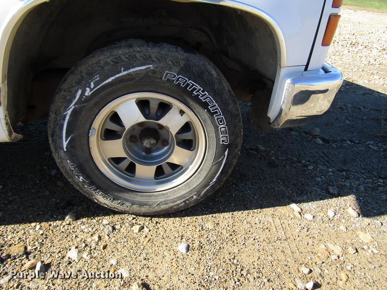 image for item DD3727 1996 Chevrolet 1500 pickup truck