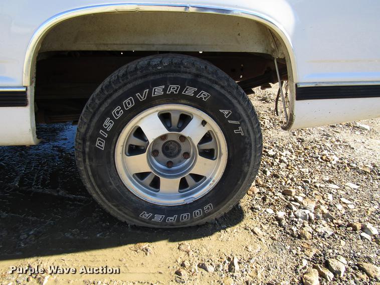 image for item DD3727 1996 Chevrolet 1500 pickup truck