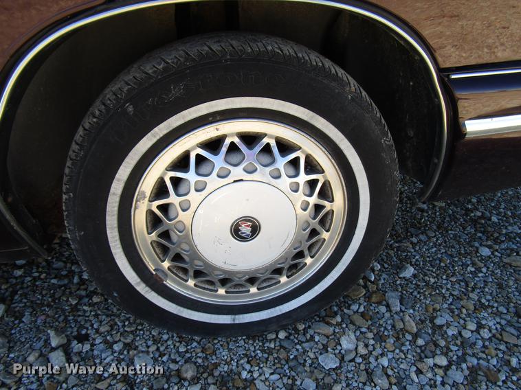 image for item DD3728 1995 Buick Park Avenue