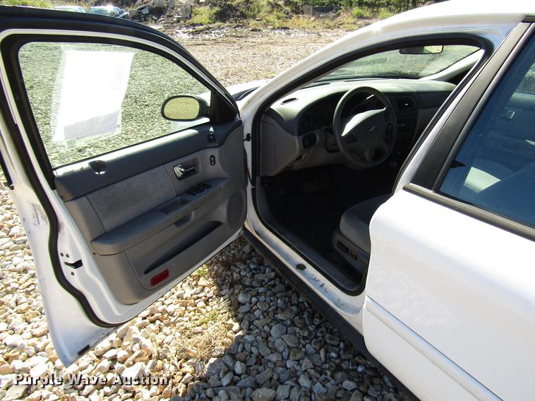 image for item DD3729 2000 Ford Taurus SE
