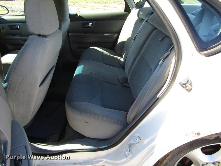 image for item DD3729 2000 Ford Taurus SE