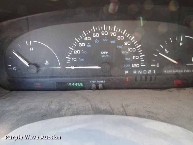 image for item DD3730 1999 Plymouth Voyager van