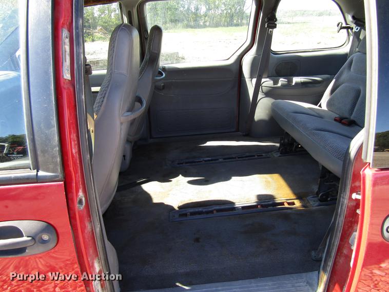 image for item DD3730 1999 Plymouth Voyager van