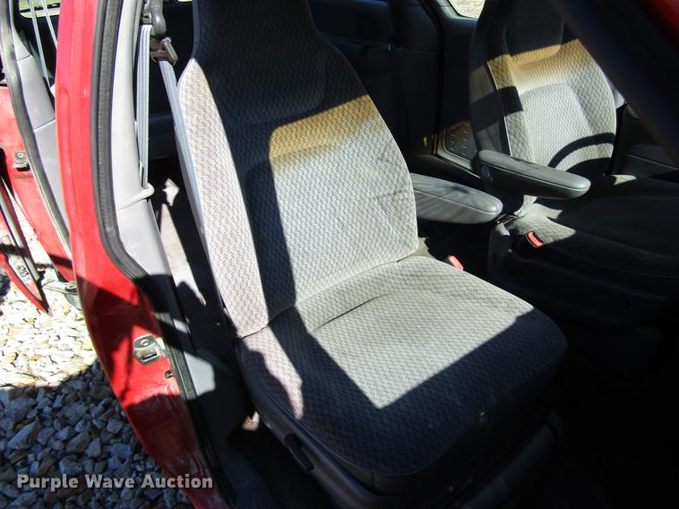 image for item DD3730 1999 Plymouth Voyager van