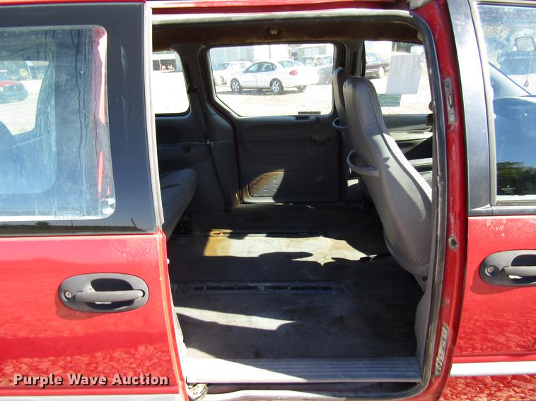 image for item DD3730 1999 Plymouth Voyager van