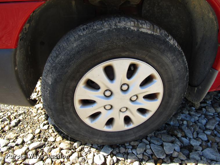 image for item DD3730 1999 Plymouth Voyager van