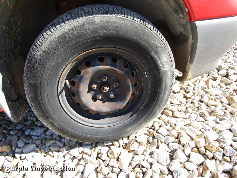 image for item DD3730 1999 Plymouth Voyager van