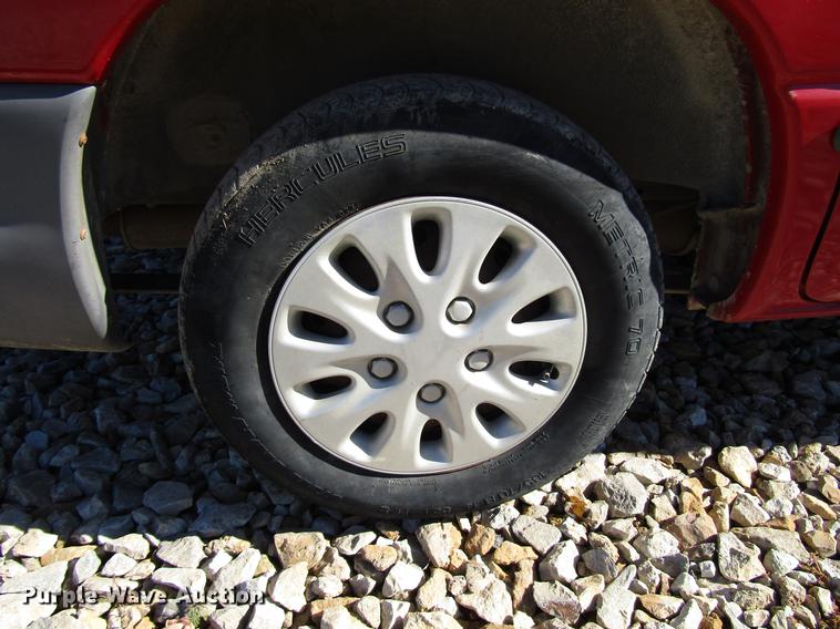 image for item DD3730 1999 Plymouth Voyager van