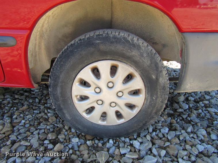 image for item DD3730 1999 Plymouth Voyager van