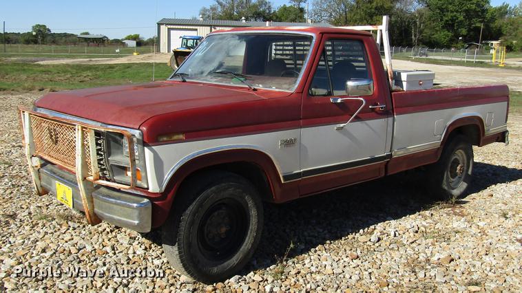 image for item DD3731 1986 Ford F250 pickup truck