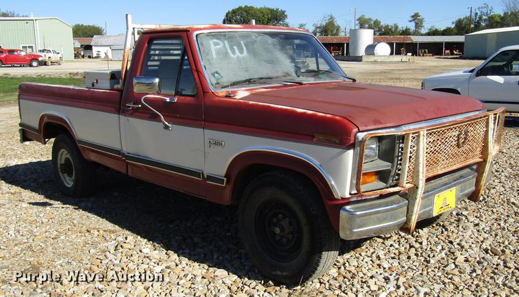 image for item DD3731 1986 Ford F250 pickup truck