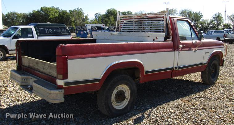 image for item DD3731 1986 Ford F250 pickup truck