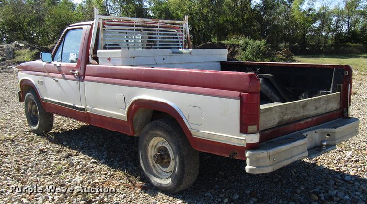image for item DD3731 1986 Ford F250 pickup truck