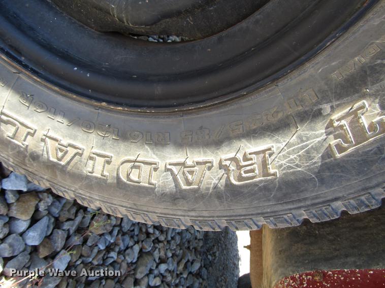 image for item DD3731 1986 Ford F250 pickup truck