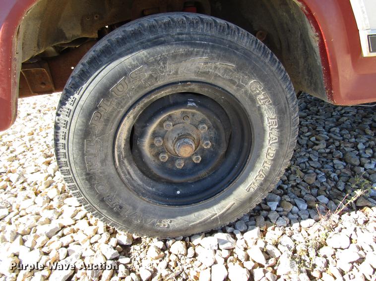 image for item DD3731 1986 Ford F250 pickup truck