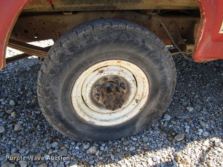 image for item DD3731 1986 Ford F250 pickup truck