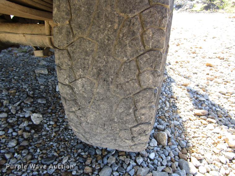 image for item DD3731 1986 Ford F250 pickup truck