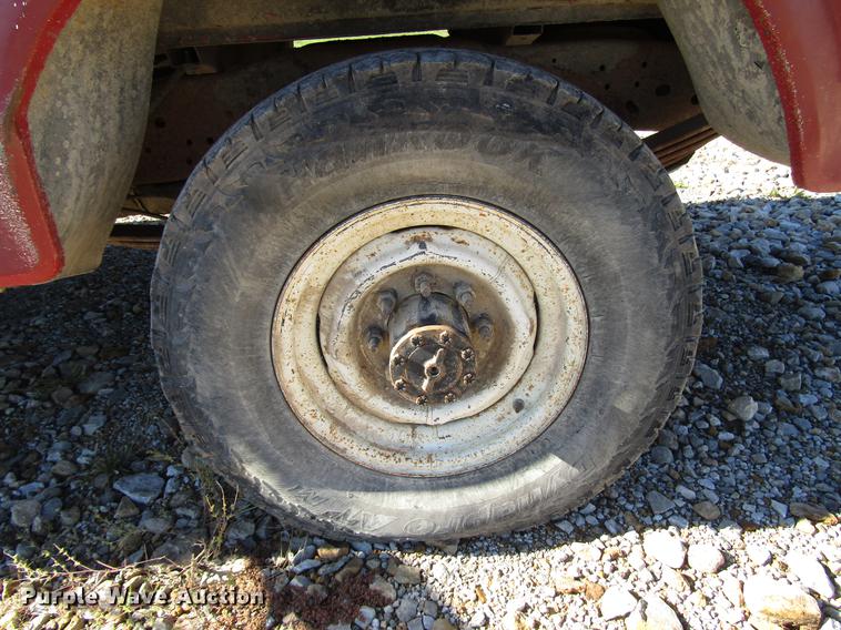 image for item DD3731 1986 Ford F250 pickup truck