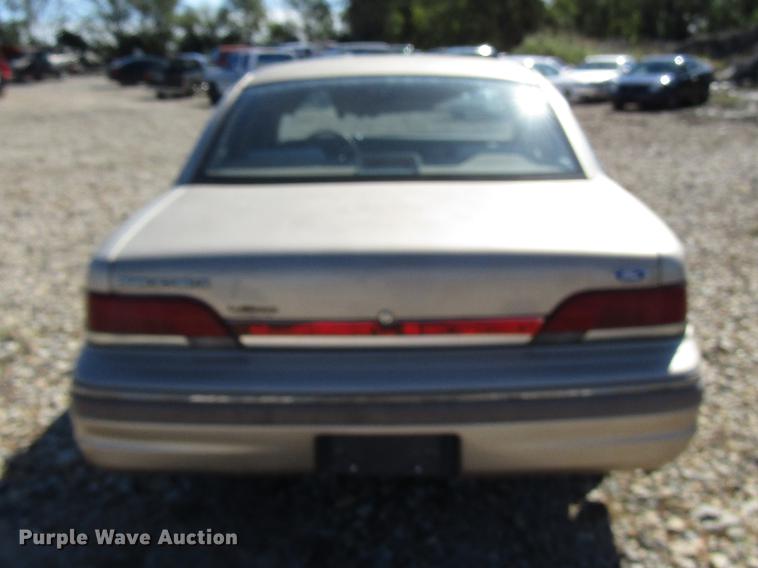 image for item DD3732 1993 Ford Crown Victoria