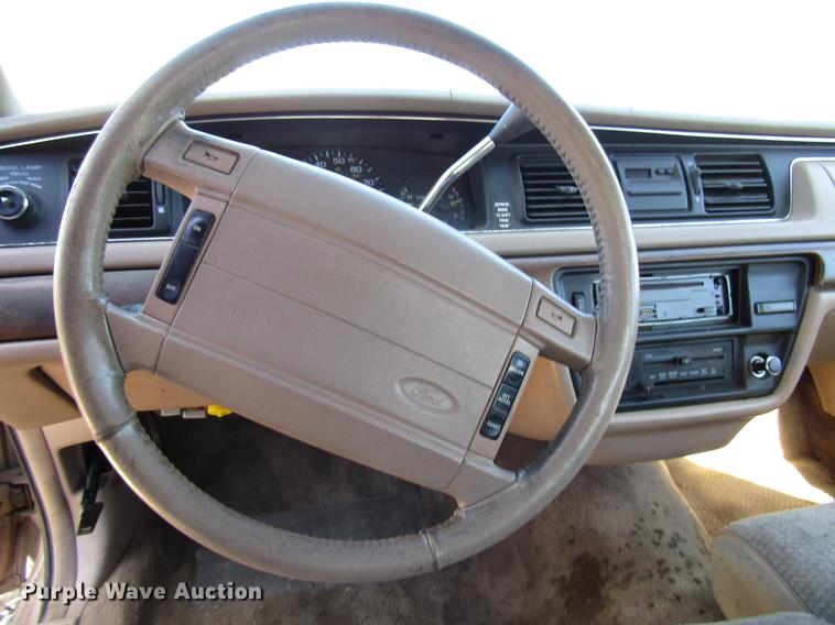 image for item DD3732 1993 Ford Crown Victoria