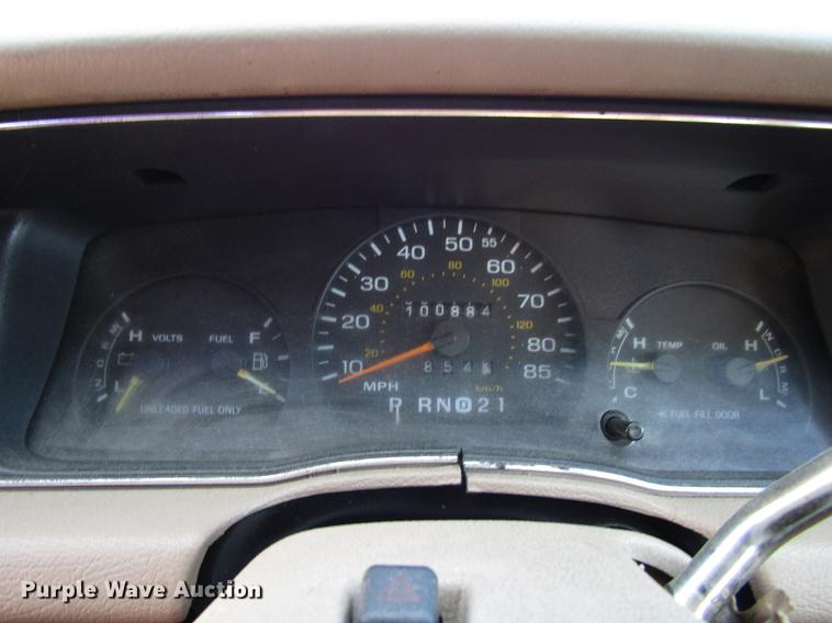 image for item DD3732 1993 Ford Crown Victoria