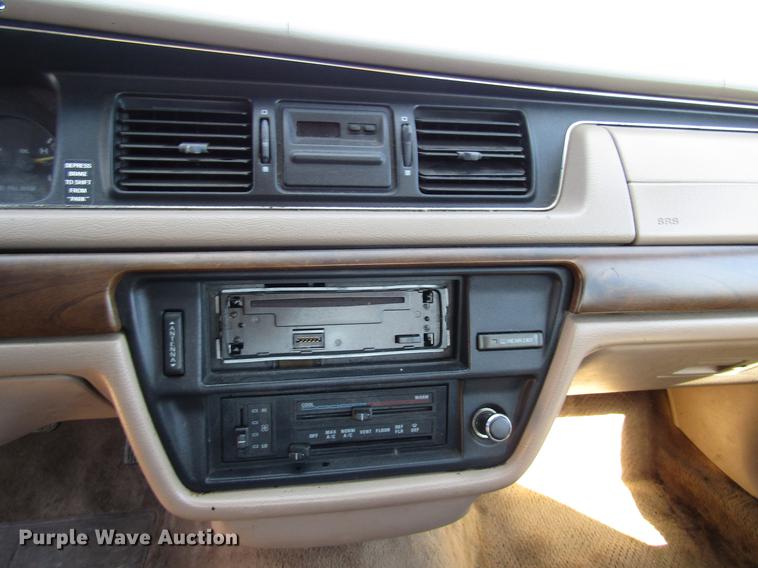 image for item DD3732 1993 Ford Crown Victoria