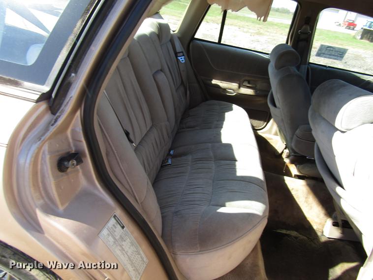 image for item DD3732 1993 Ford Crown Victoria