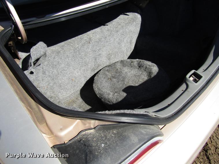 image for item DD3732 1993 Ford Crown Victoria