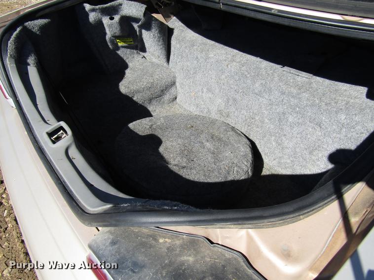 image for item DD3732 1993 Ford Crown Victoria