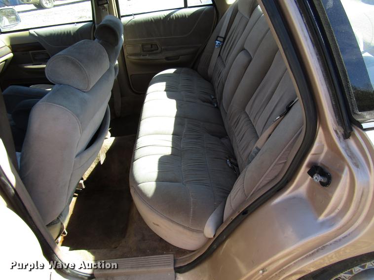 image for item DD3732 1993 Ford Crown Victoria