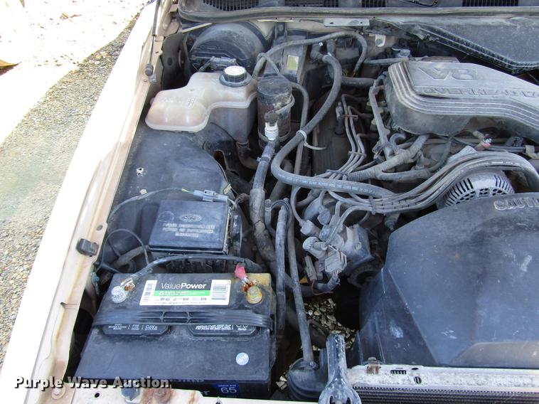 image for item DD3732 1993 Ford Crown Victoria