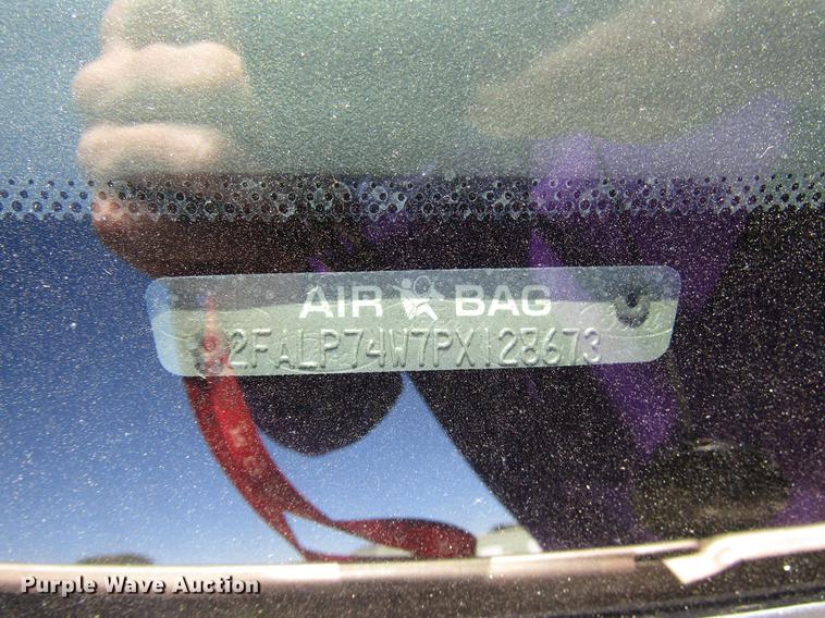 image for item DD3732 1993 Ford Crown Victoria