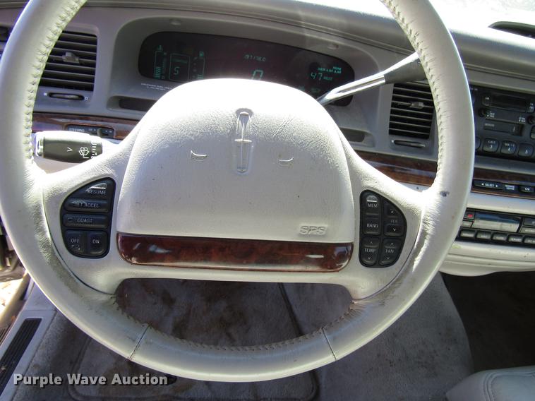 image for item DD3734 1996 Lincoln Town Car